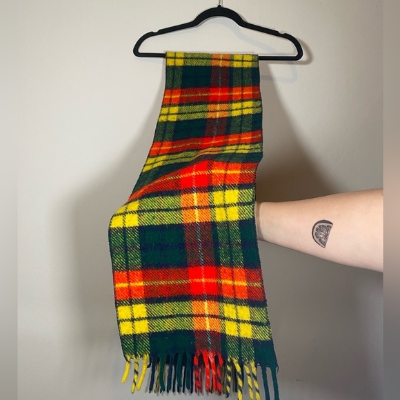 70s VTG Plaid Blanket Scarf - Picture 4 of 6